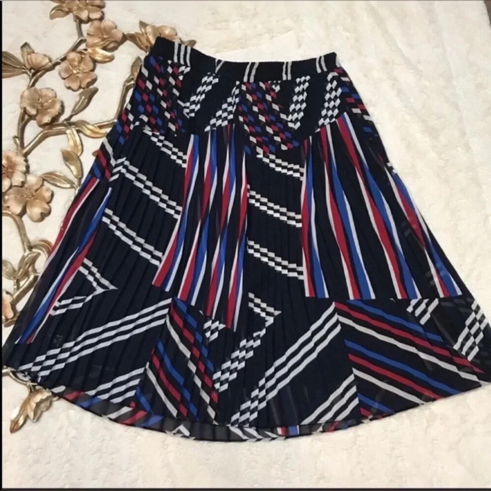 Roz & Ali Pleated Red White Blue Skirt Size M - Picture 7 of 7